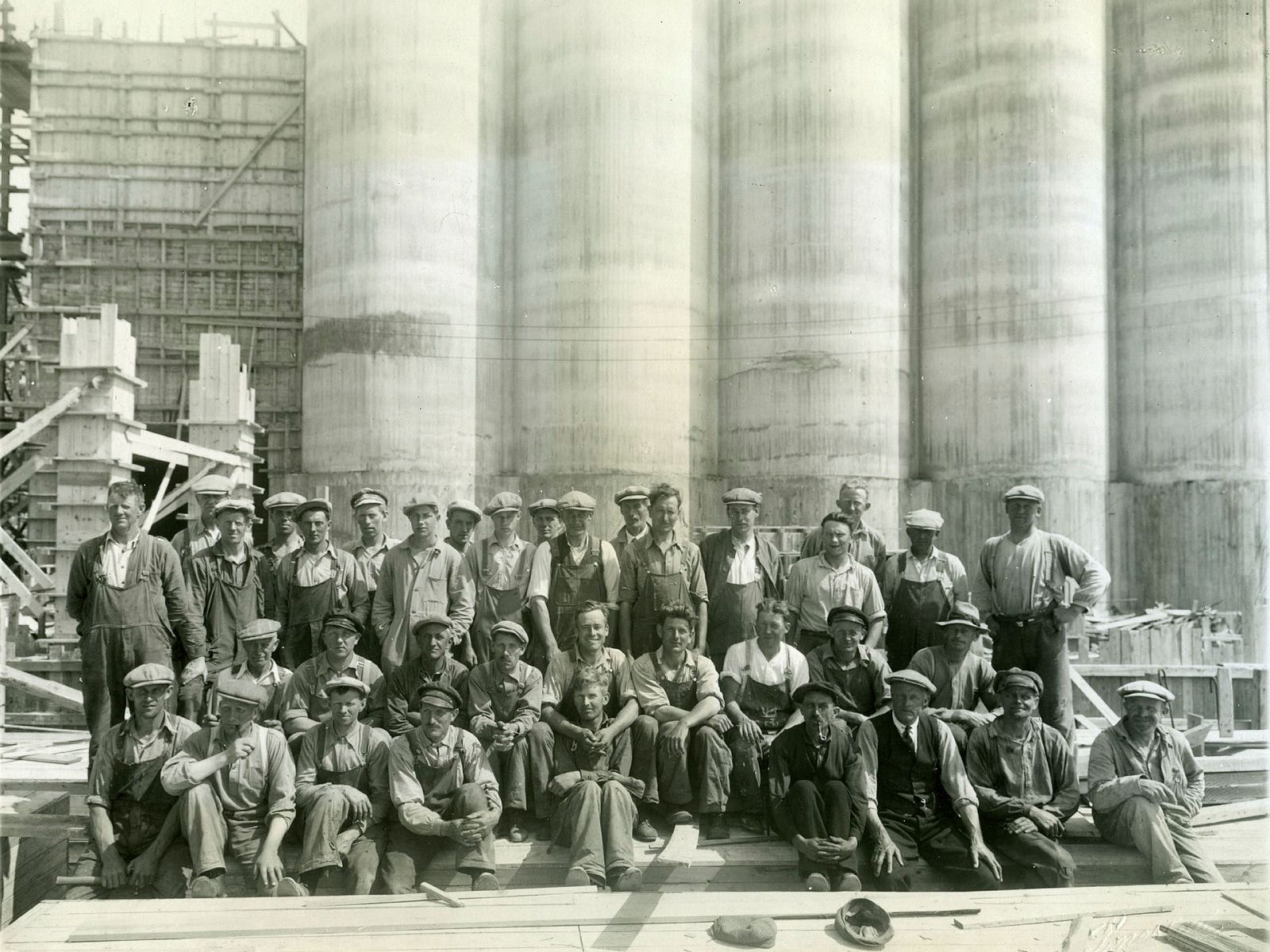 Arbeidere på kornsiloen, 1935